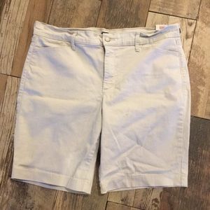 NYDJ khaki shorts size 14W